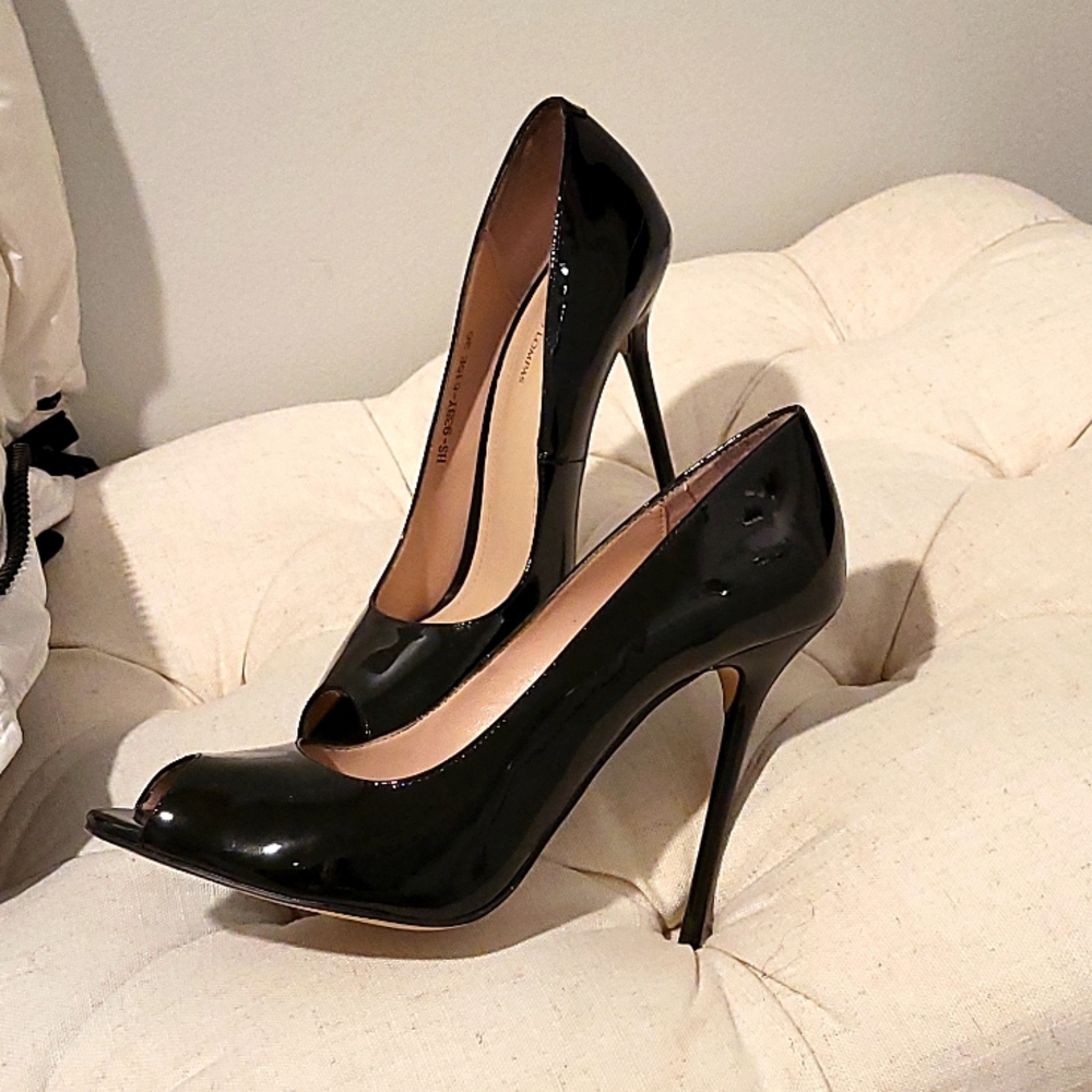 Made in Italy patent leather black heels